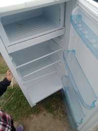 Продам холодильник двигатель работает