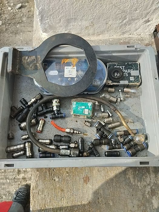 Продавам ключ за капачки на лагери на полуремарке
