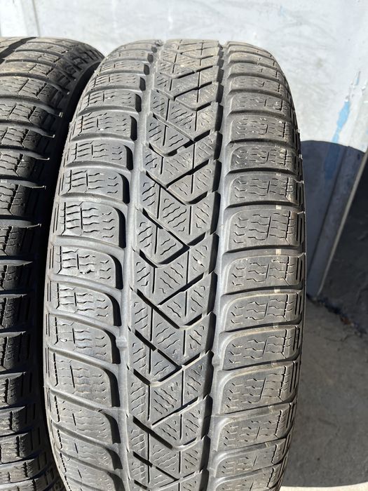 4 бр. зимни гуми 215/60/16 Pirelli DOT 4219 5 mm