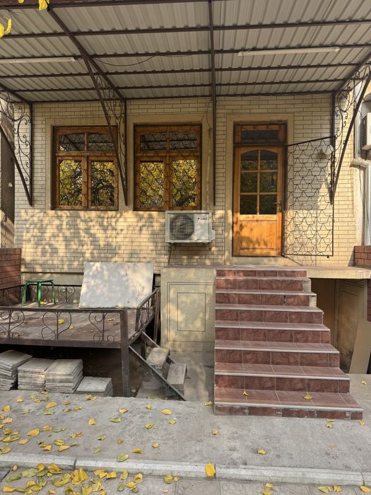 Сдаётся квартира каракамыш 1/4 трехкомнатная на первом этаже