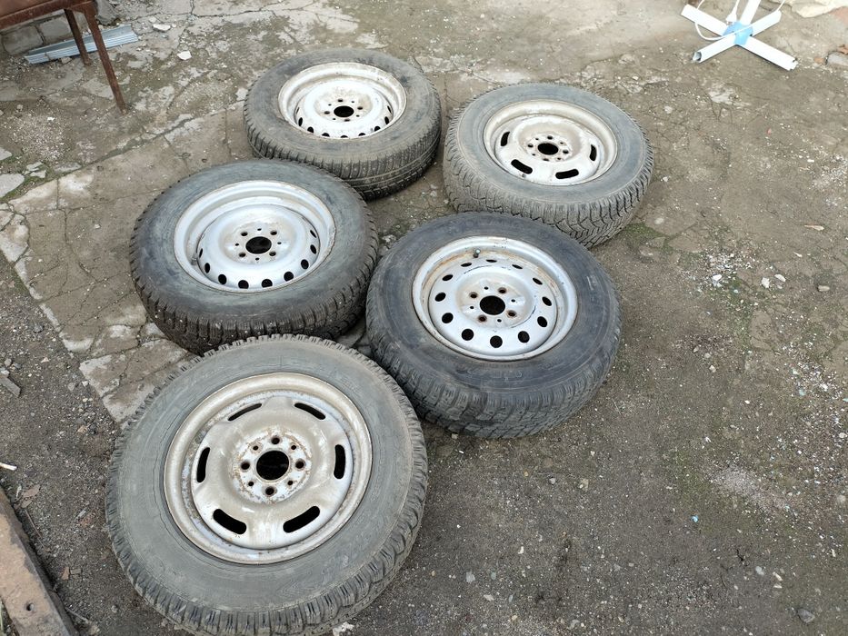 R14 комплект зимних шин б/у