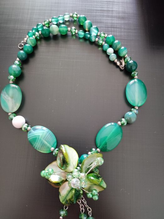 Колье из натурального перламутра и агата ручная работа новое подарок