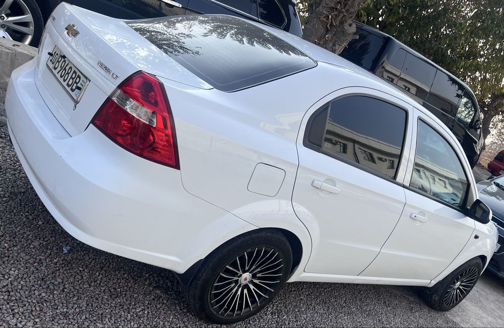 Nexia 3 2017 yil oq rang