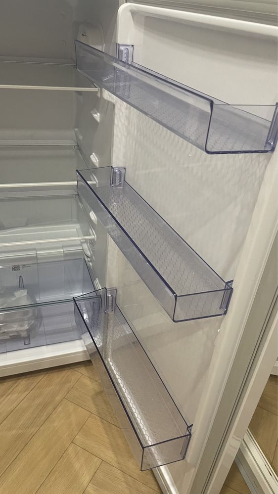 Двухкамерный холодильник BEKO