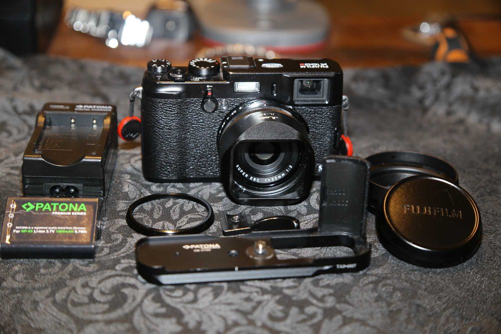 Fujifilm X100S Negru cu accesorii.