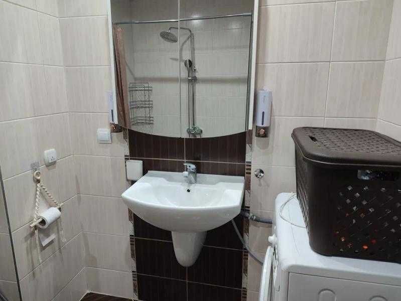 Дава се под наем Двустаен апартамент в Бургас, Сарафово - 52 кв.м за 433.5 € - Снимка #3