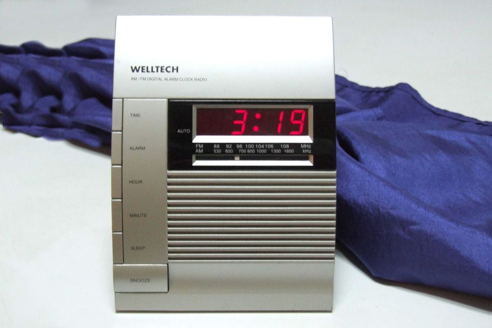 Radio - Ceas WELLTECH, Made in Germany, AM si FM, 220 V, ca NOU