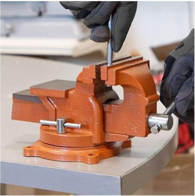 ! ПРОМО!Въртящо се менгеме за плот 100 мм