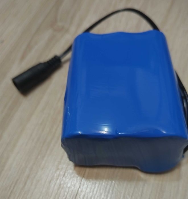 Батерия 12 волта за надуваем костюм