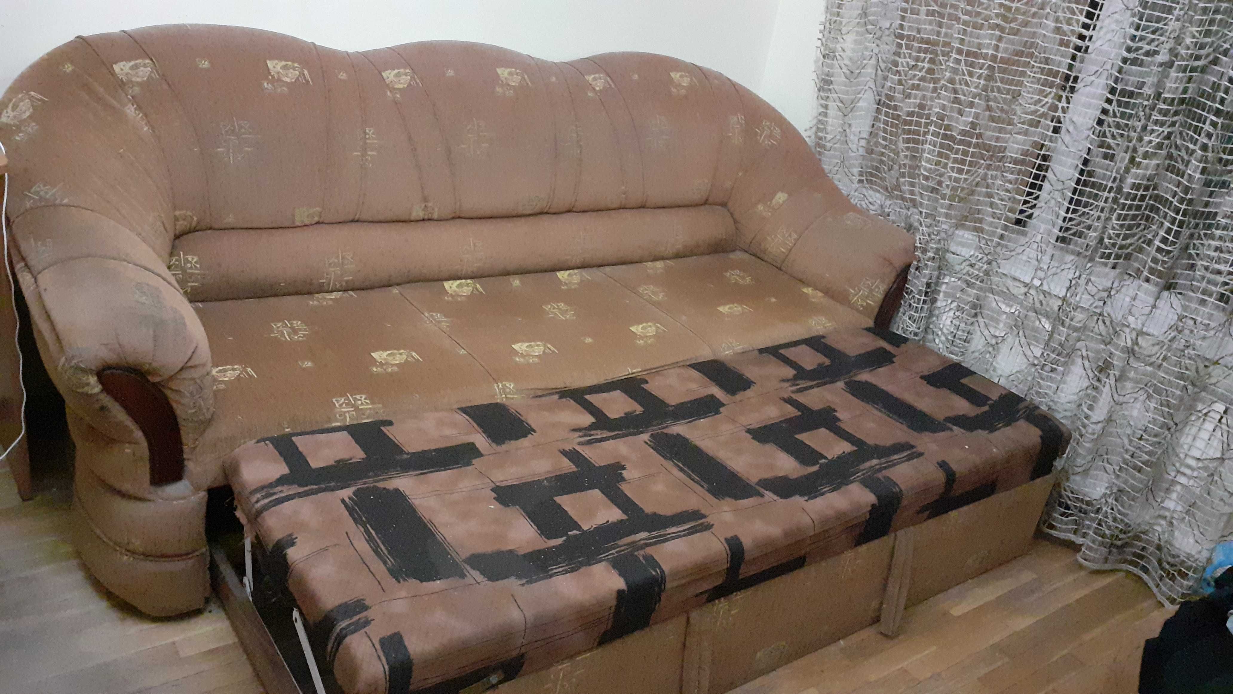 Продавам диван в много добро състояние