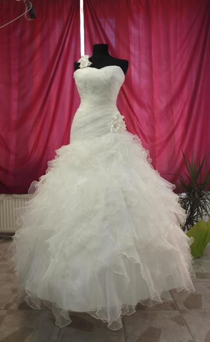 Vand rochie de mireasa
