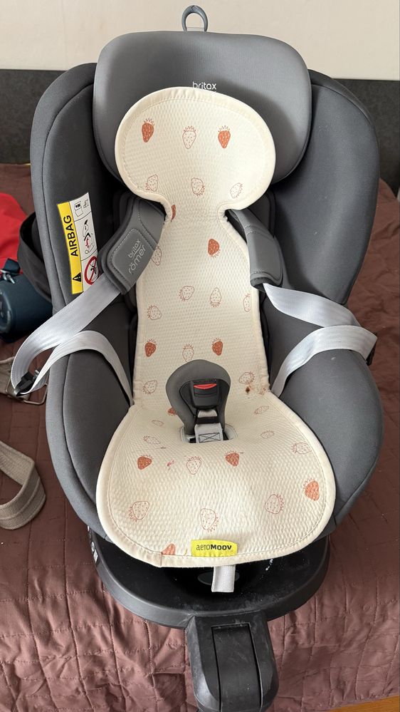 Britax Römer DUALFIX² R с подръци