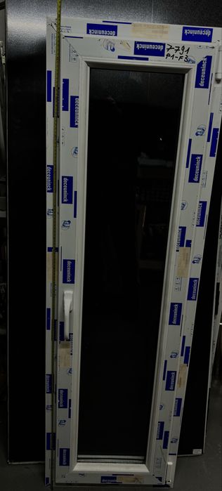 Fereastra cu geam clar, oscilobatanta,