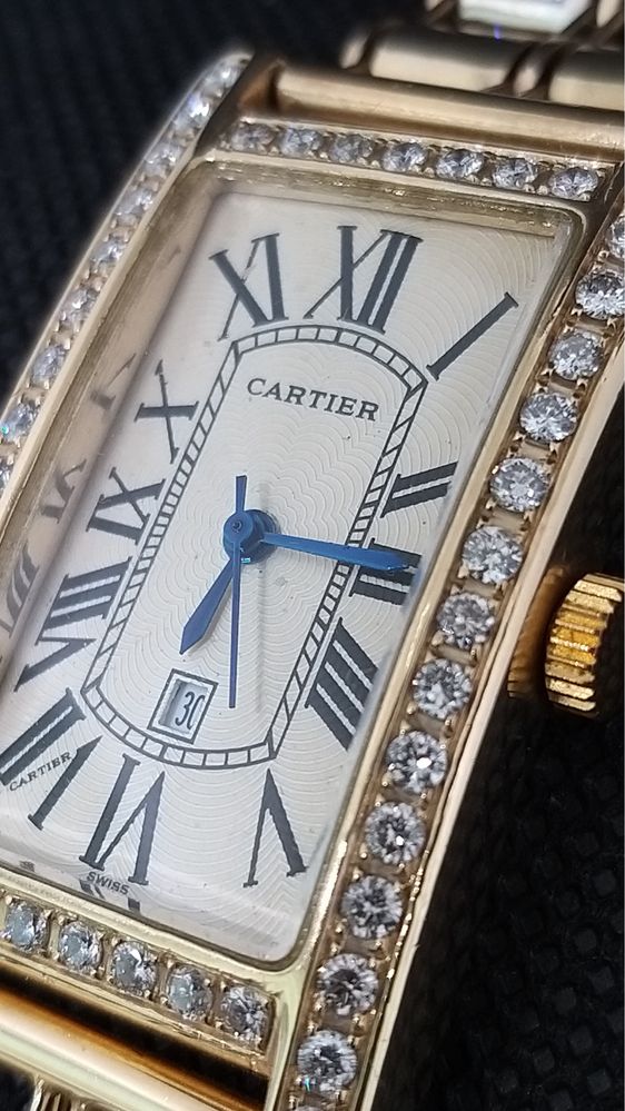 Золотые часы “Cartier” с бриллиантами (унисекс)