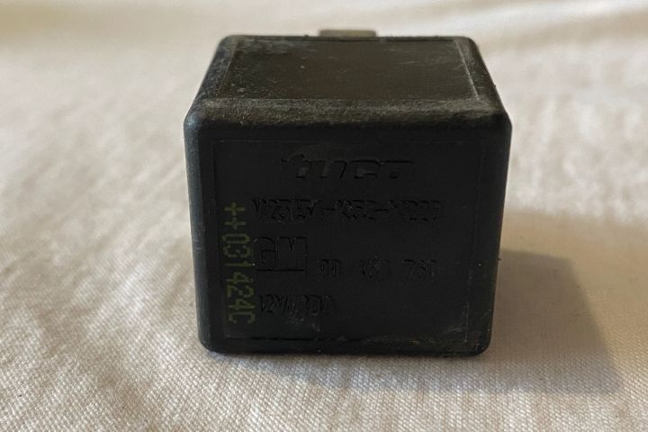 Releu 90464760 Opel Astra G