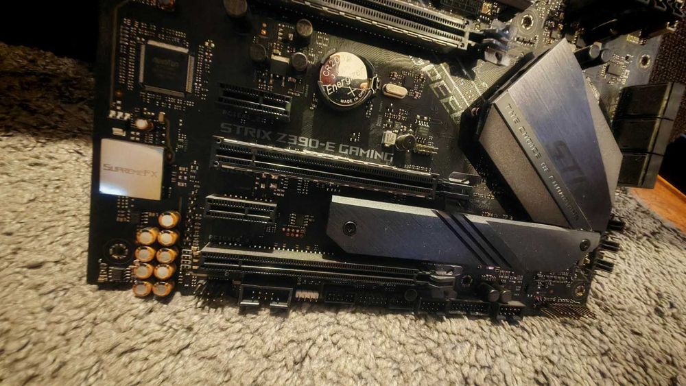 Дънна платка ASUS ROG Strix Z390-E Gaming WIFI