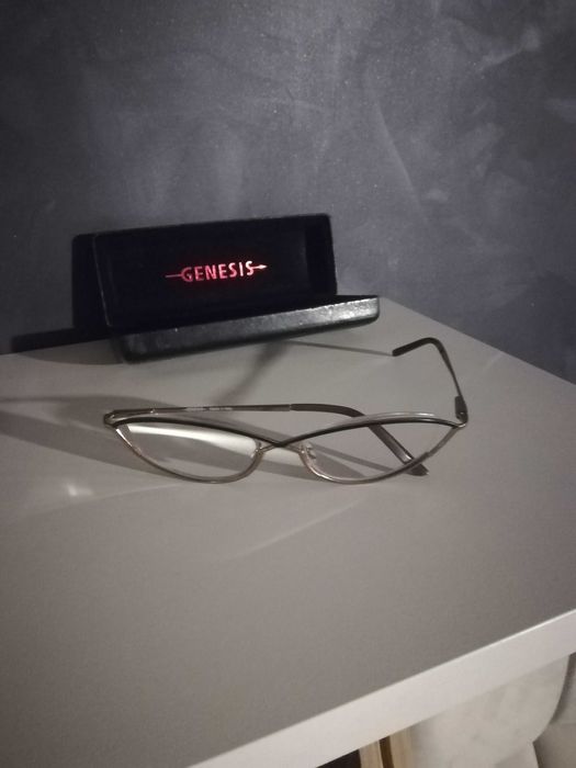 Метални и пластмасови рамки за диоптрични очила GENESIS