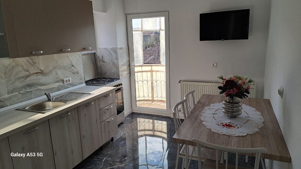 Închiriez garsonieră mobilată și utilată,sub bazinul Olimpic