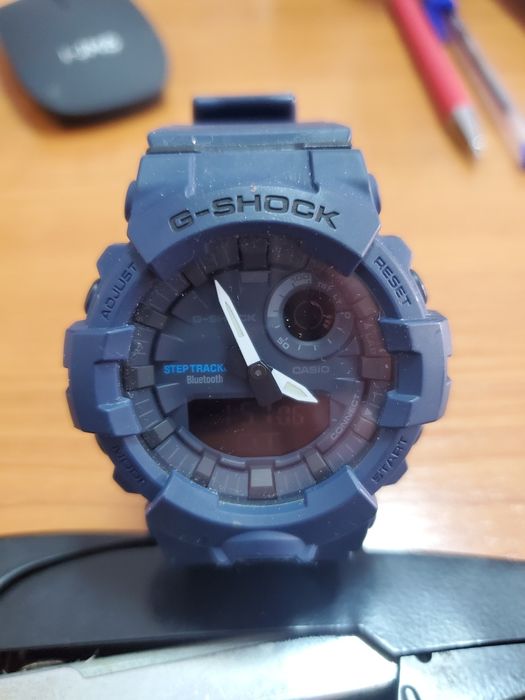 Продавам часовник G Shock лилав