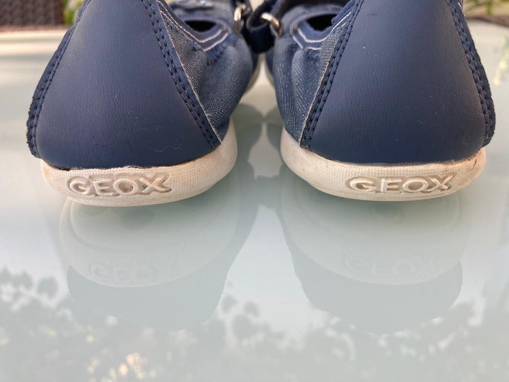 Стилни обувки за момиче GEOX 34