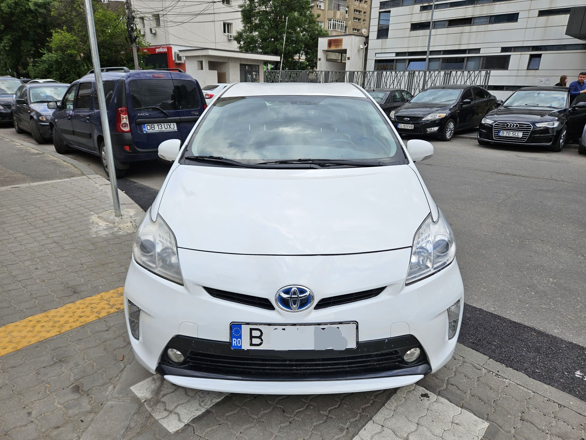 Inchiriez Prius 3 face lift ,UBER, BOLT, hibrid +GPL, automat