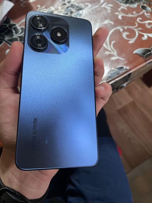 Продам Tecno Spark 10 Синий