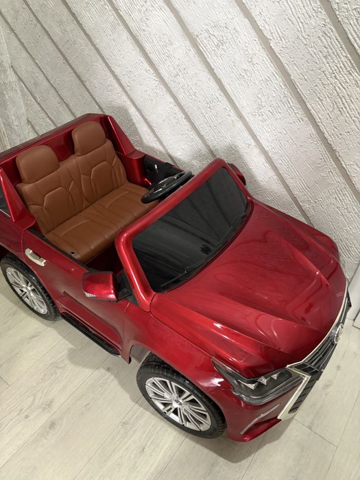 Машина электромобиль lexus 570