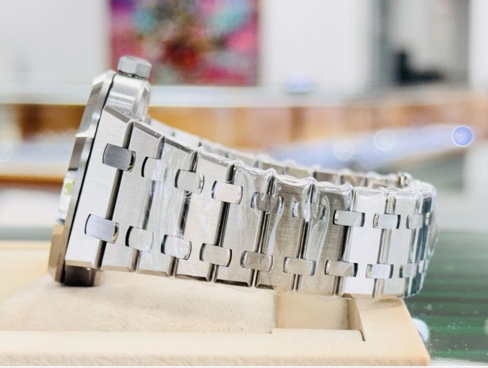 Часовник Audemars Piguet НАМАЛЕН!