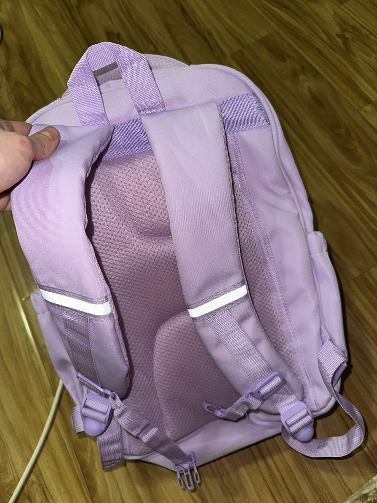 Продам школьный портфель