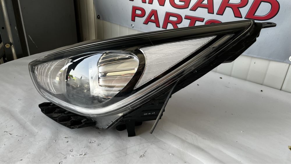 Ляв фар Kia Niro 2019-