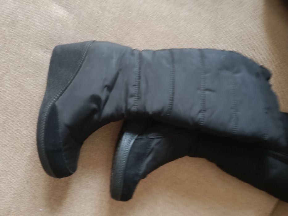 Отдам бесплатно женскую обувь