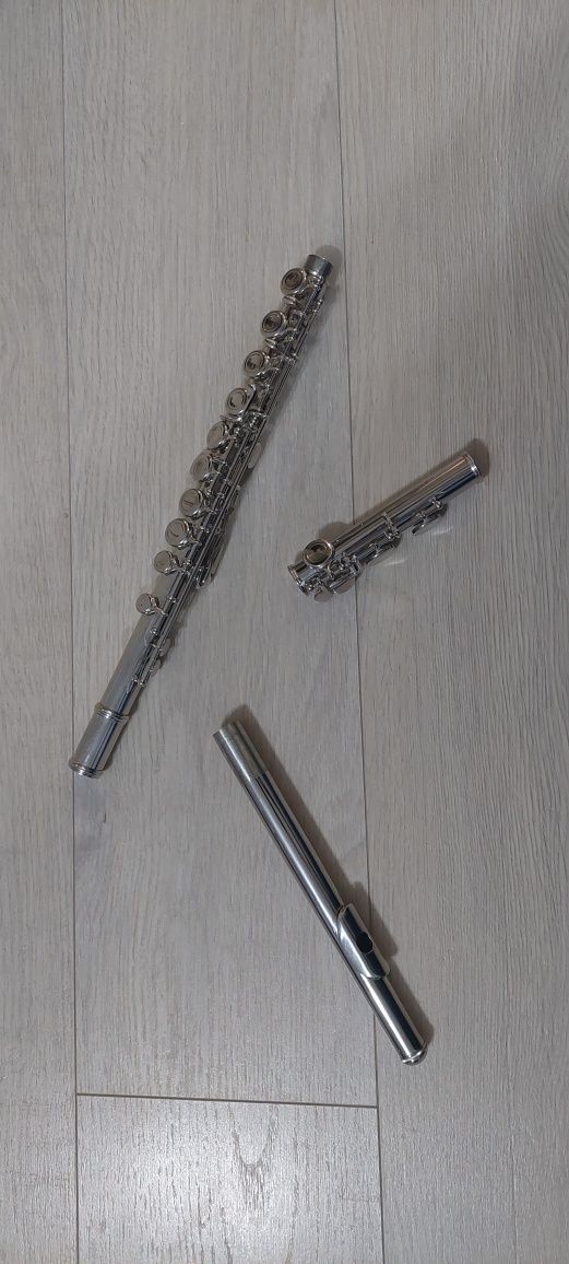Vând flaut classic cantabile