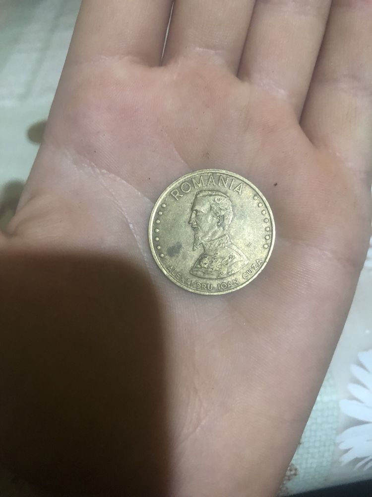 Vând monede 10 centi 50 lei si 50 centi