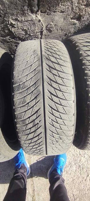 225/50/18.                      .