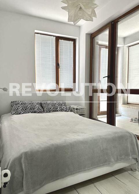 Двустаен апартамент в района на Колхозен пазар!