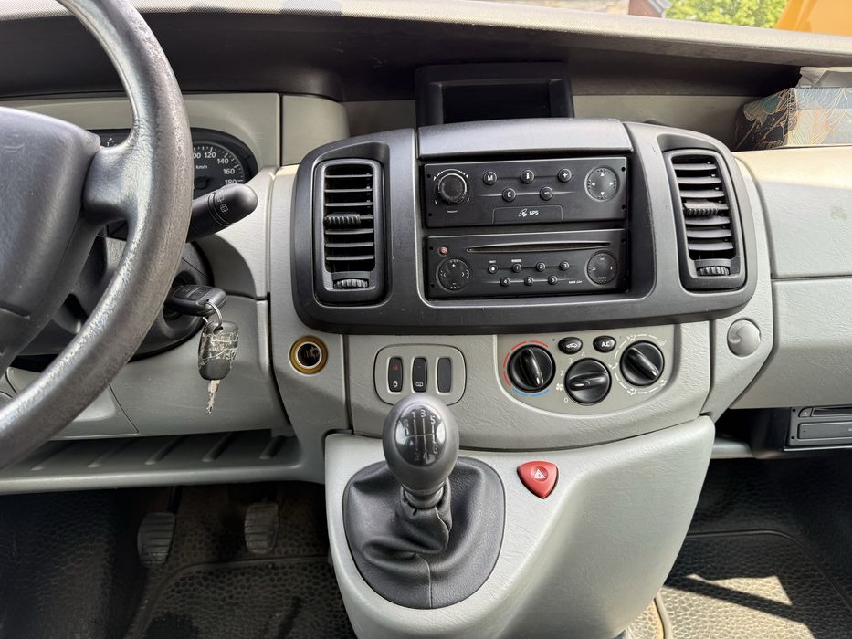 Renault trafic varianta lunga