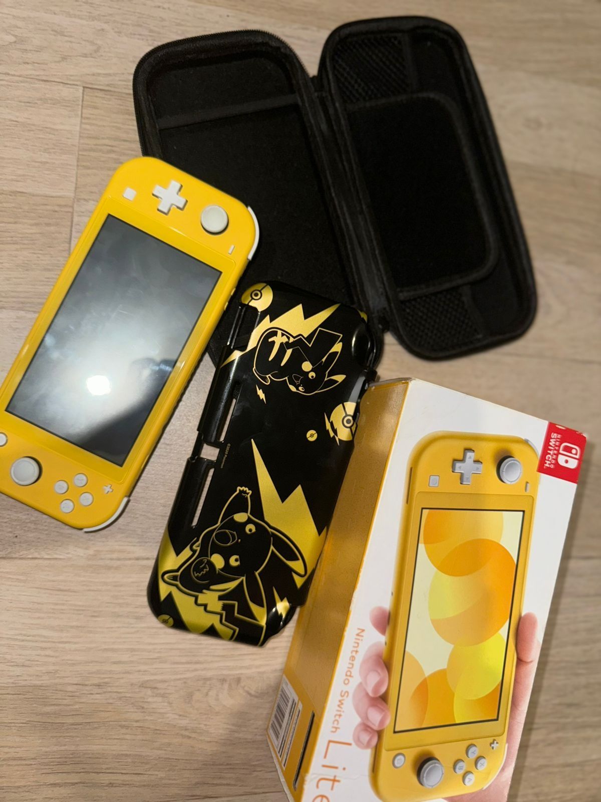 Продам Nintendo switch lite