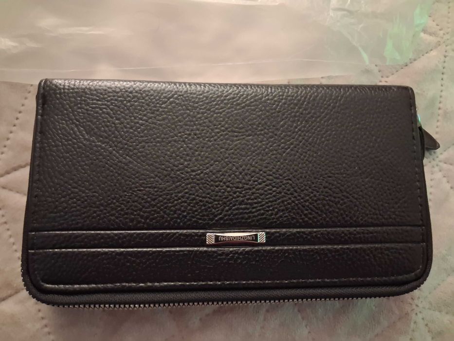 Borseta (gentuta) de mâna meagra noua