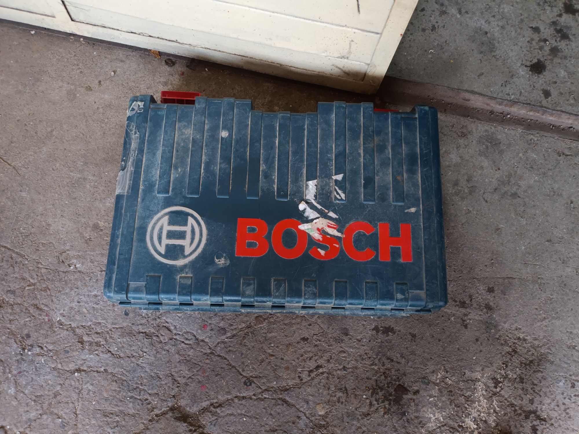 Продавам перфоратор Bosch gbh 8-45dv