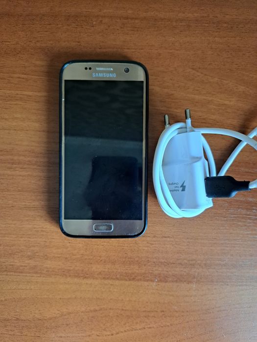 Самсунг S 7 в хорошем состоянии