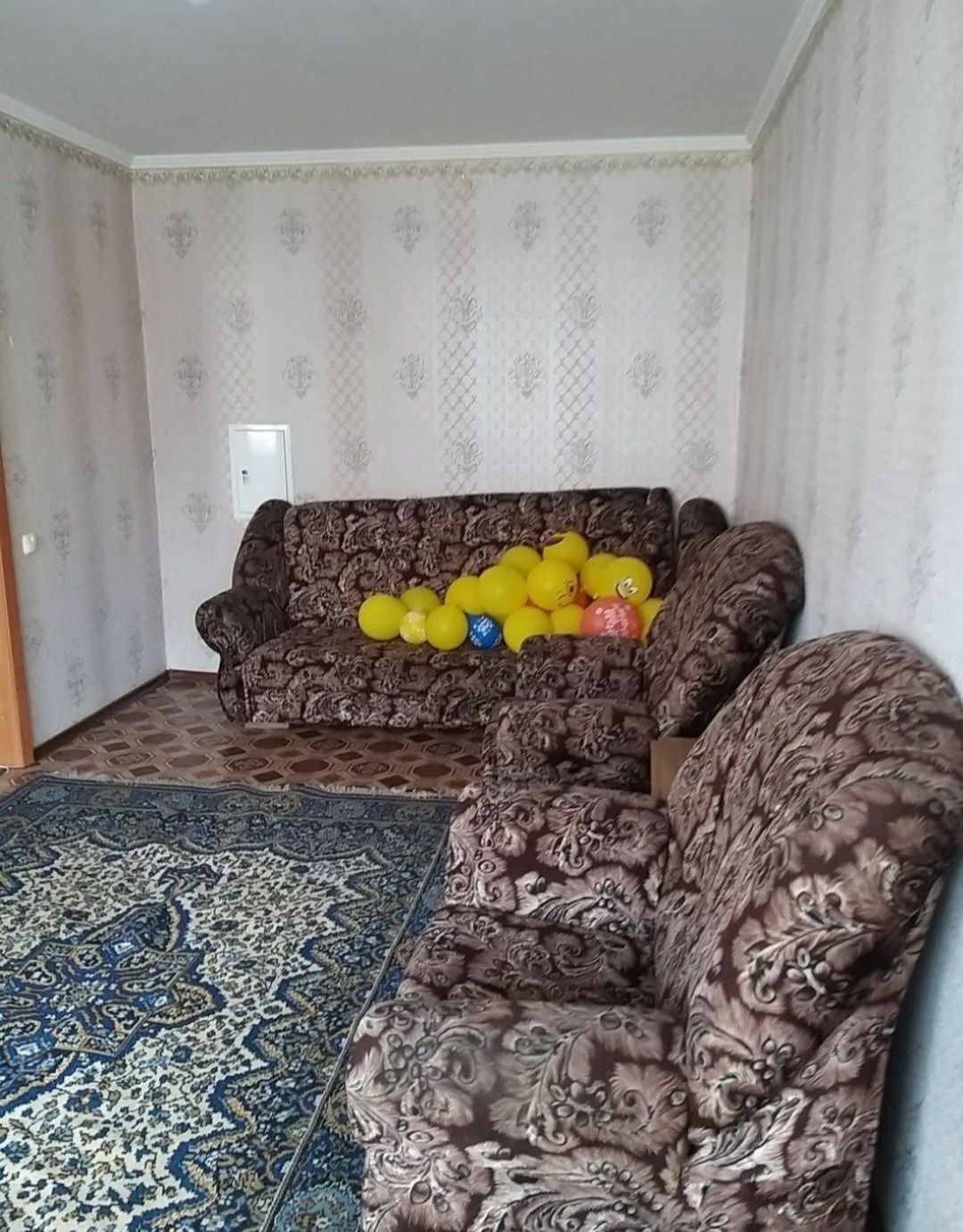 Продам 2 комн.кв 2/5, цена 12,500, р-н Караван