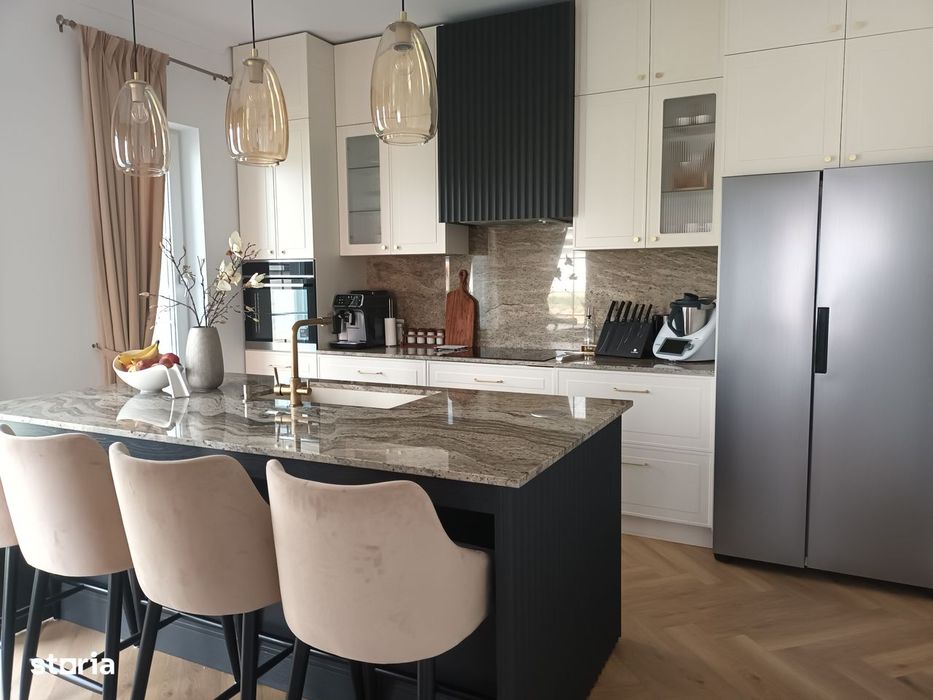 Vând casa Sanmartin