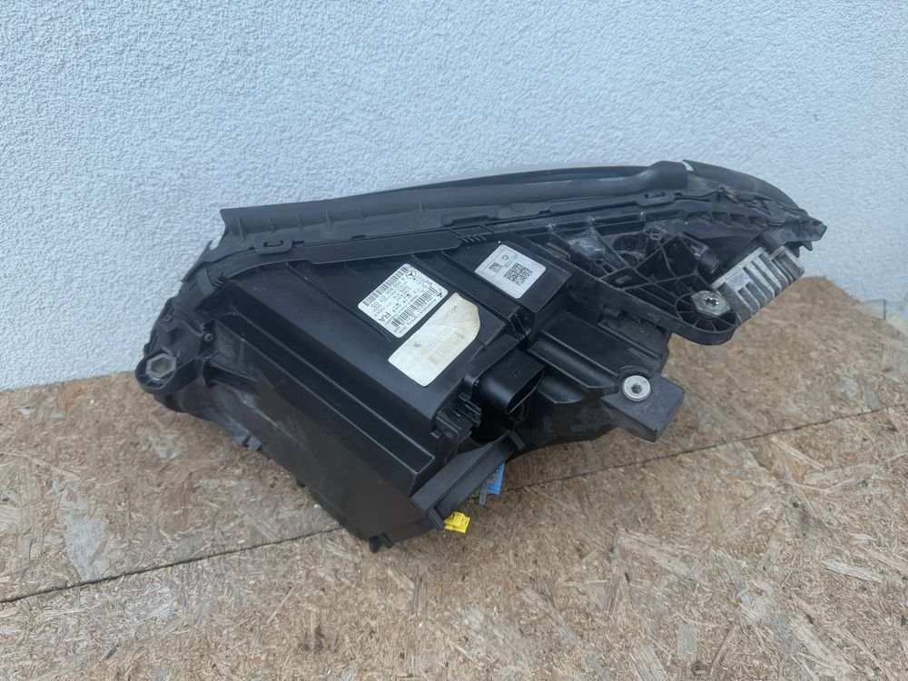 Far dreapta Mercedes C Class W205 Full LED Intelligent Light System