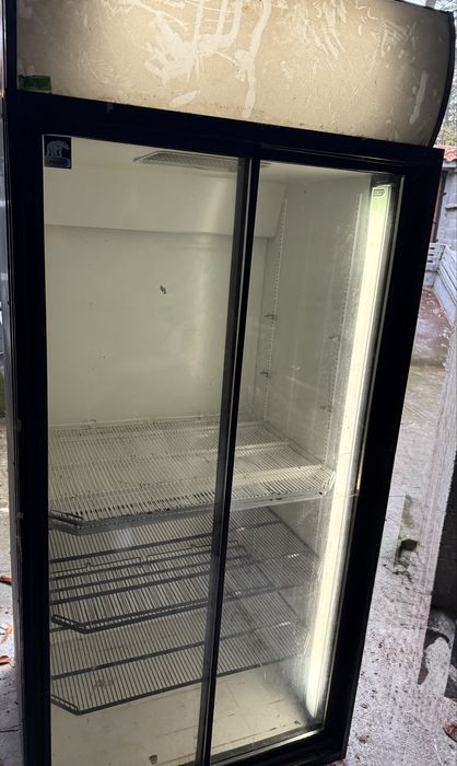 Хладилна витрина