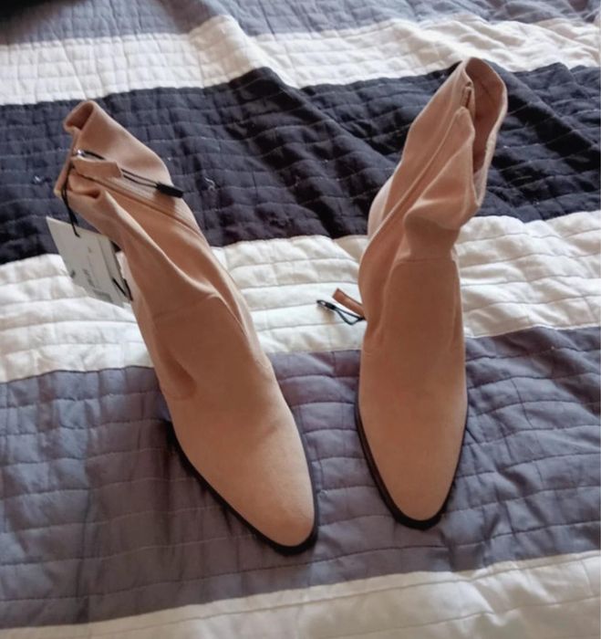 Botine Zara piele intoarsa crem