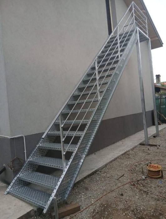Scara zincata galvanizata la comandă oriunde în tara oferim și montaj