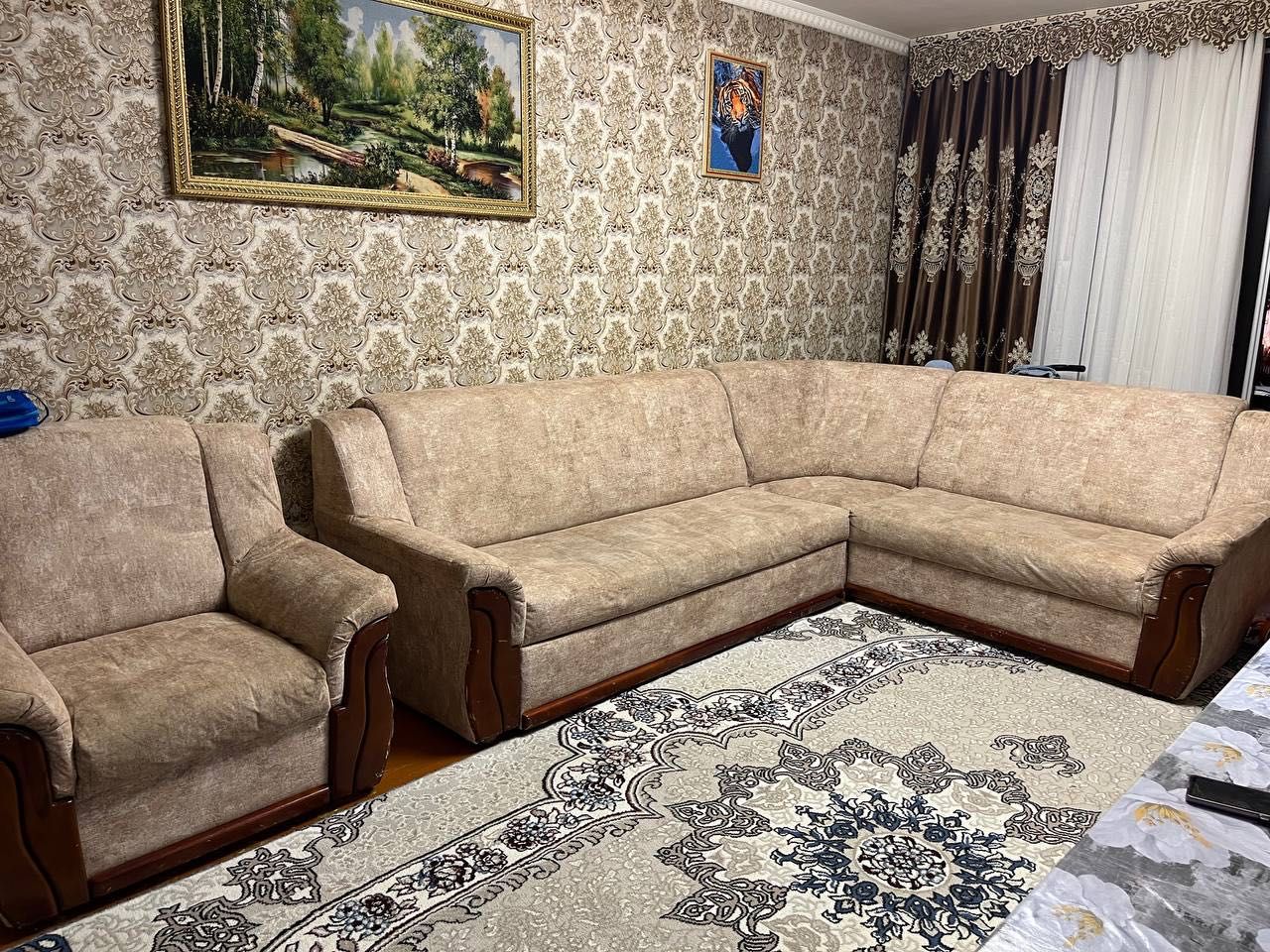 Диван с уголком продается
