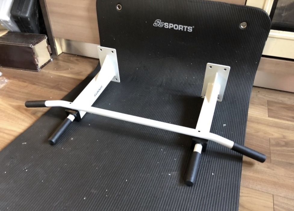 Bara de tractiuni cu prindere pe perete,Germania rezista la 200 kg nou