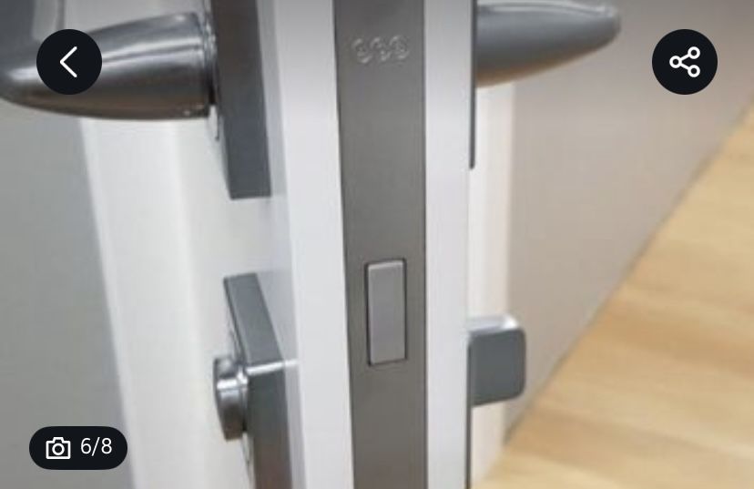 Установка межкомнатных дверей , укладка ламината