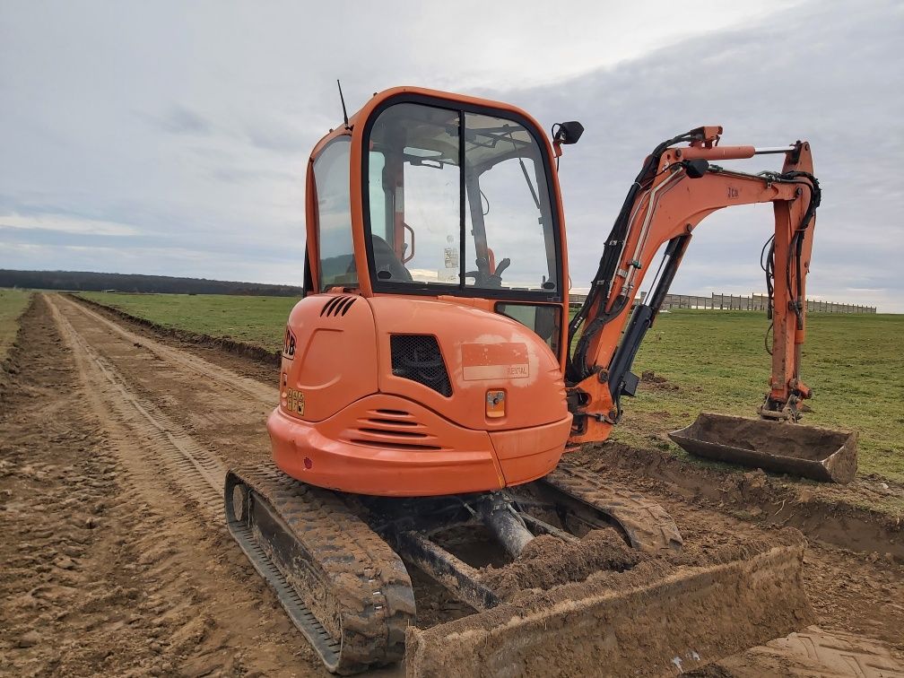 Inchiriat miniexcavator bobcat  picon, dumper  fose  canalizare sapat